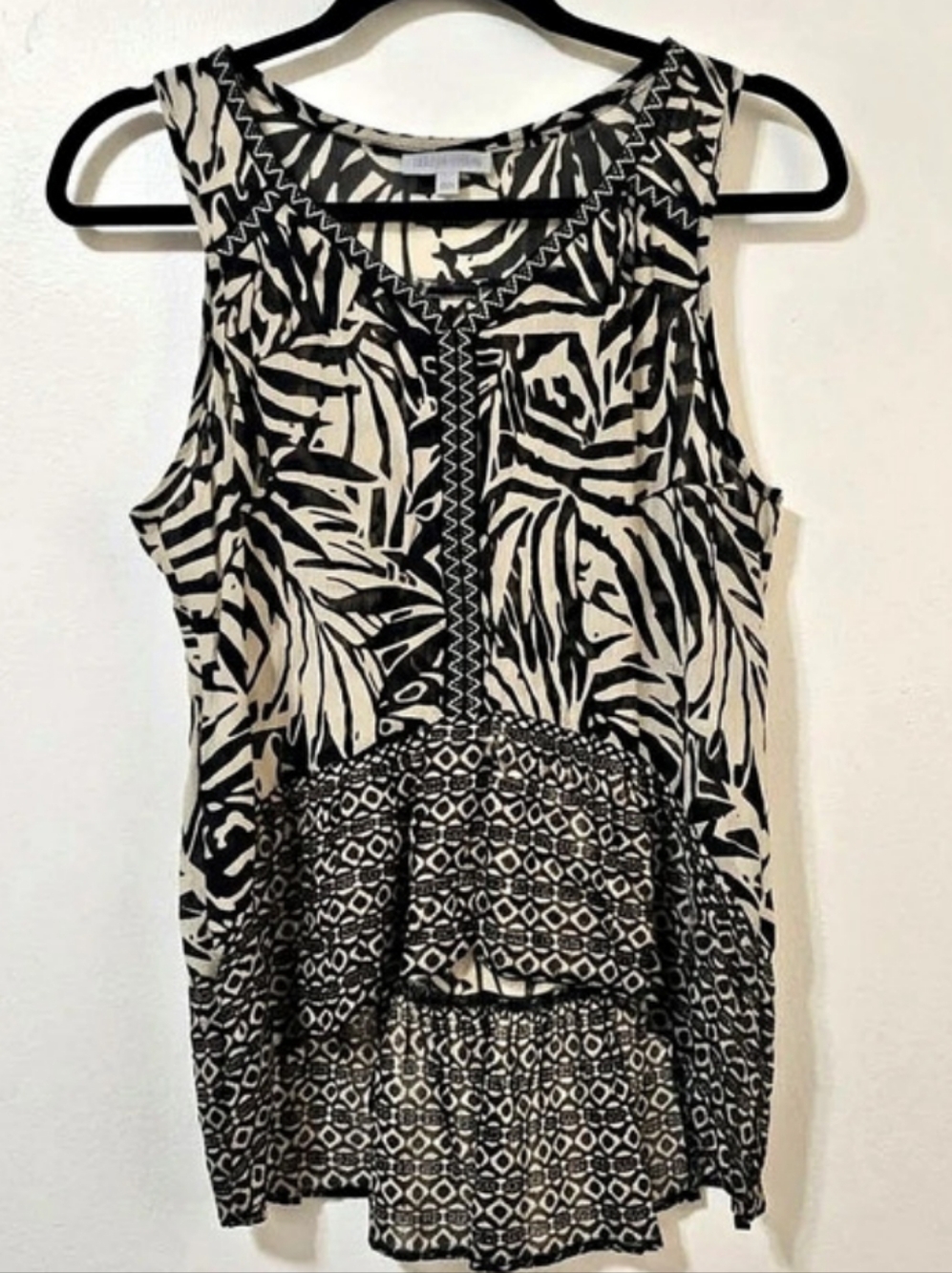 Patrons of Peace Black Ivory Mixed Print Sleeveless V-Neck Top Animal Print